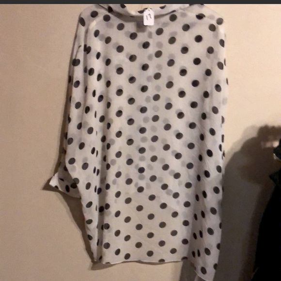 Umgee sheer polka dot blouse - Picture 4 of 4